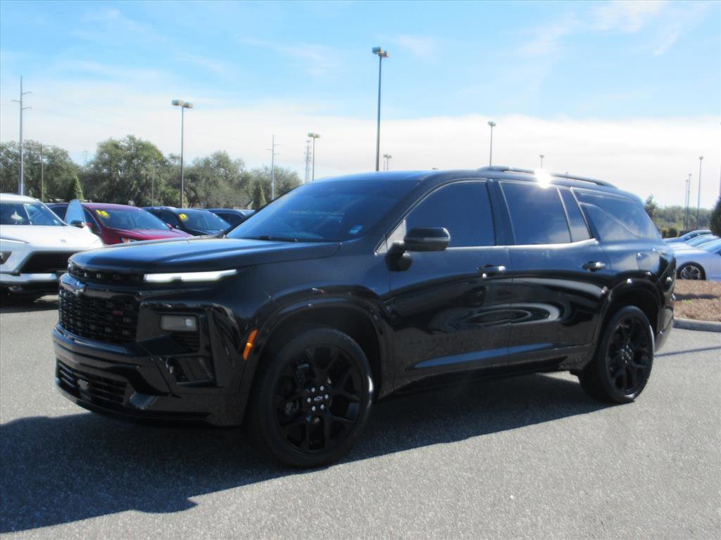 Used 2024 Chevrolet Traverse RS image 3