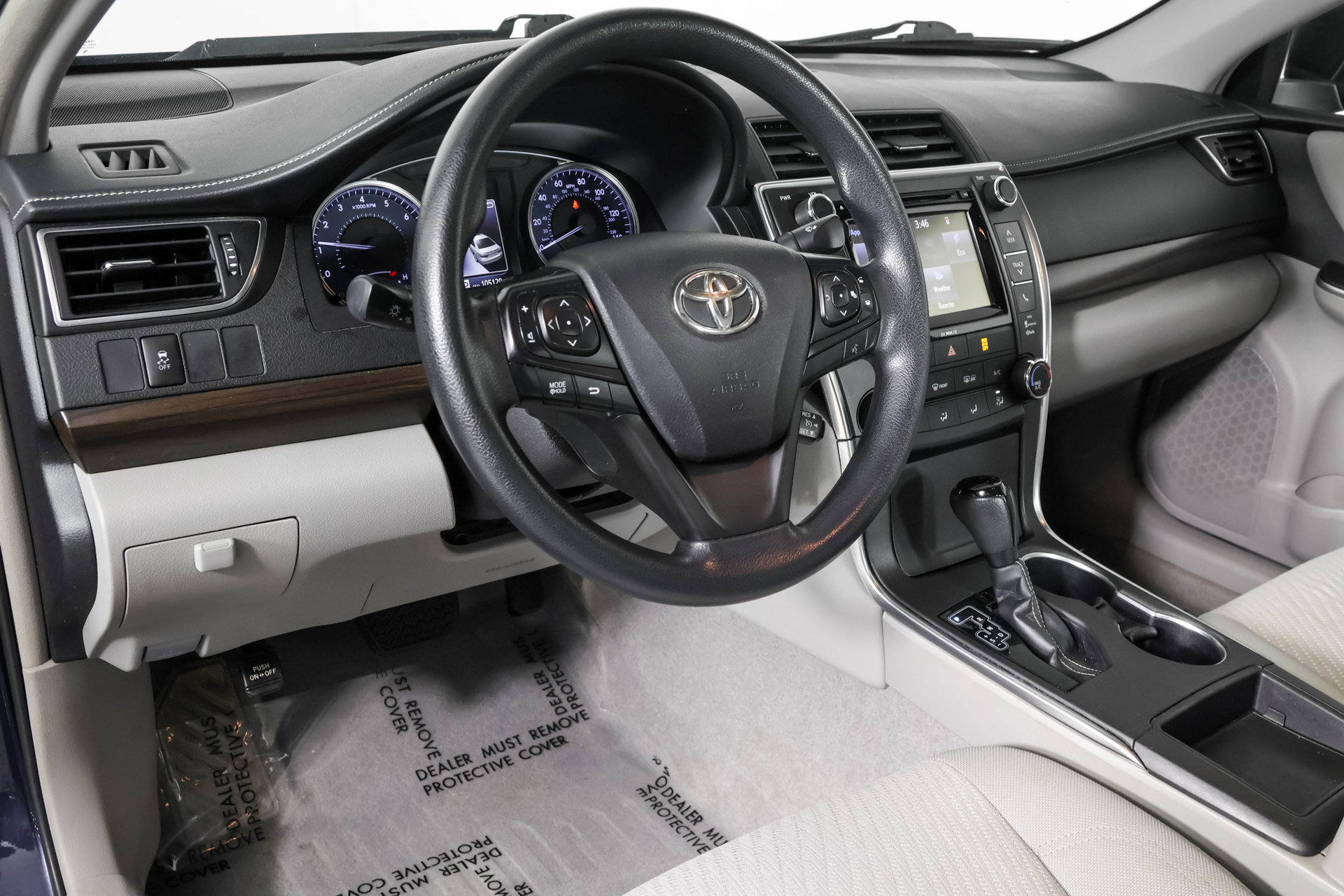 Used 2017 Toyota Camry LE w/ Moonroof Package FWD image 4
