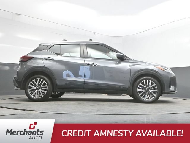 Used 2024 Nissan Kicks SV w/ Interior Electronics Package FWD image 39