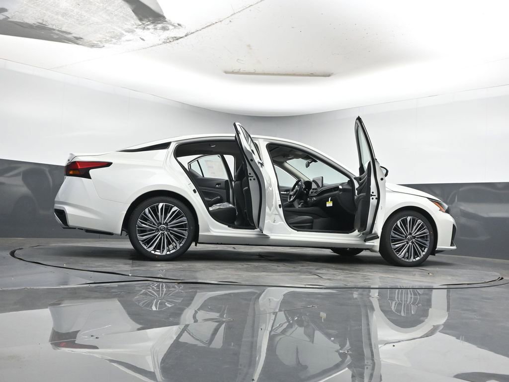 New 2025 Nissan Altima 2.5 SL image 29