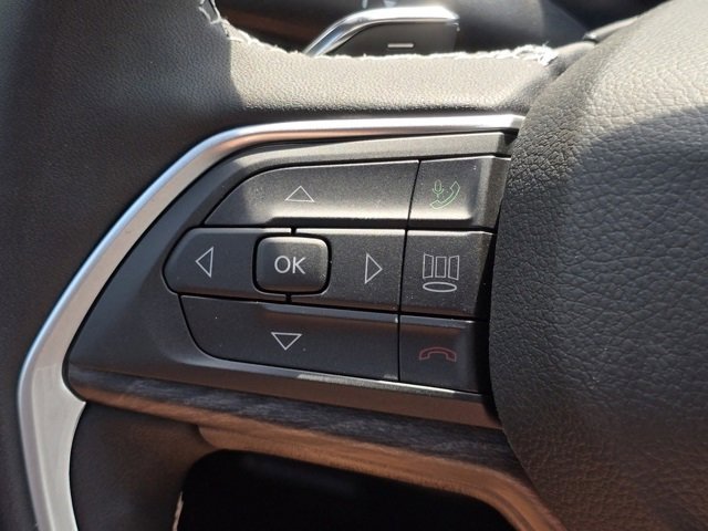 Used 2025 Jeep Grand Cherokee L Limited image 18