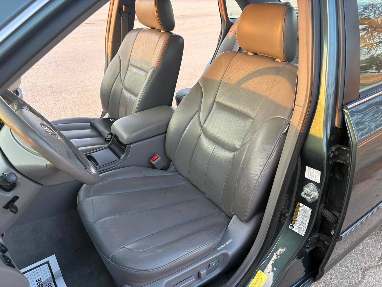 Used 2004 Toyota Avalon XLS image 23