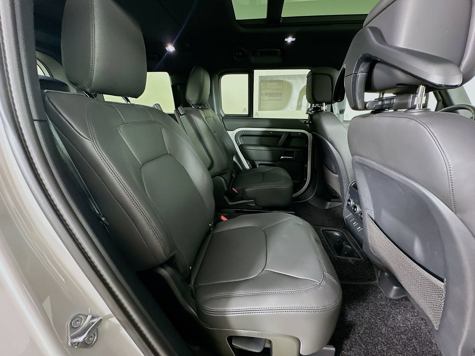 New 2026 Land Rover Defender 130 X-Dynamic SE AWD/4WD image 42