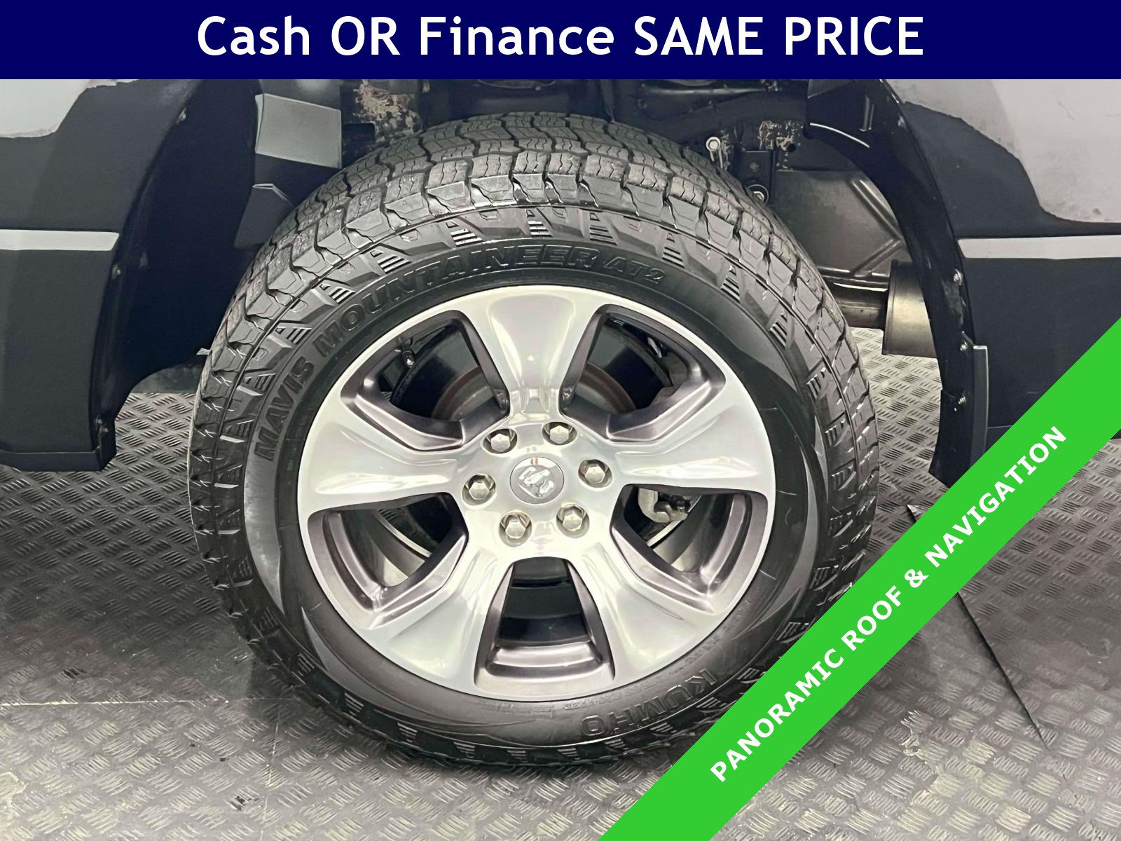 Used 2024 RAM 1500 Laramie AWD/4WD image 15