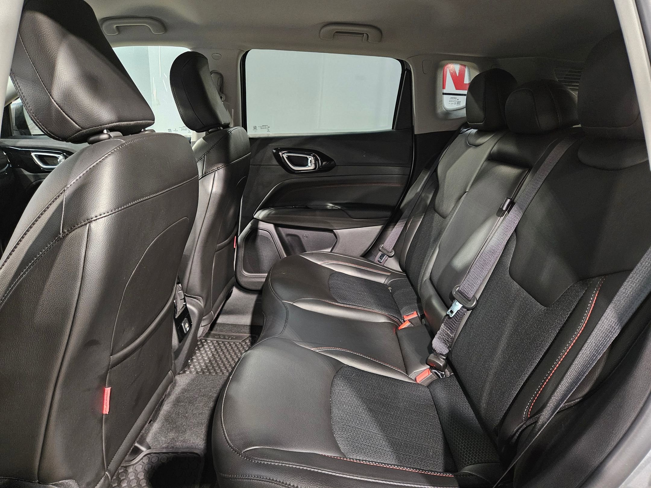 Used 2022 Jeep Compass Trailhawk image 35