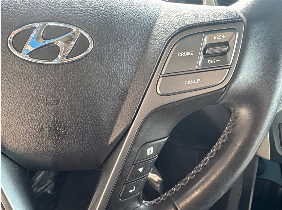 Used 2017 Hyundai Santa Fe Limited w/ Cargo Package image 15