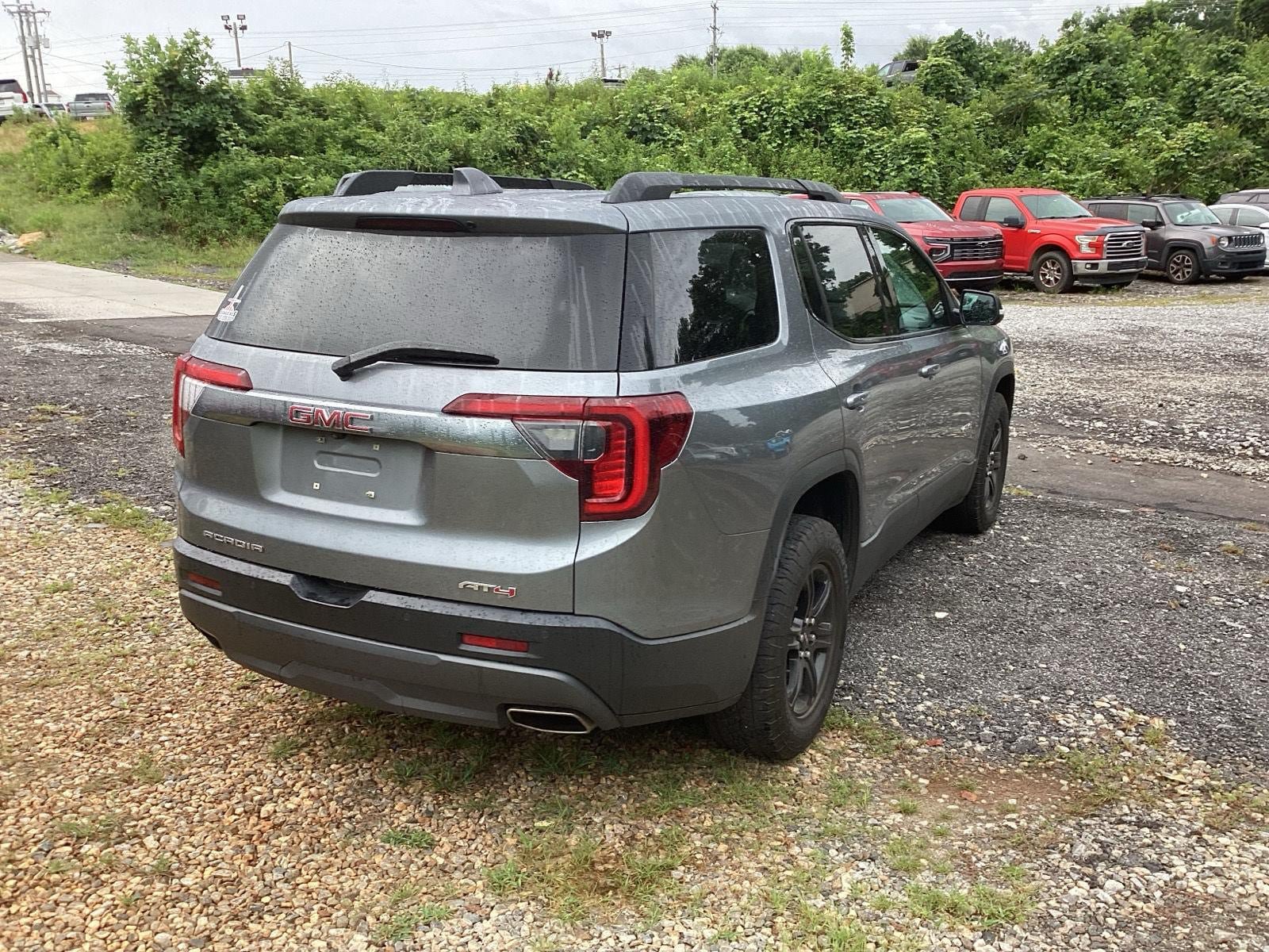 Used 2022 GMC Acadia AT4 w/ Technology Package AWD/4WD image 4