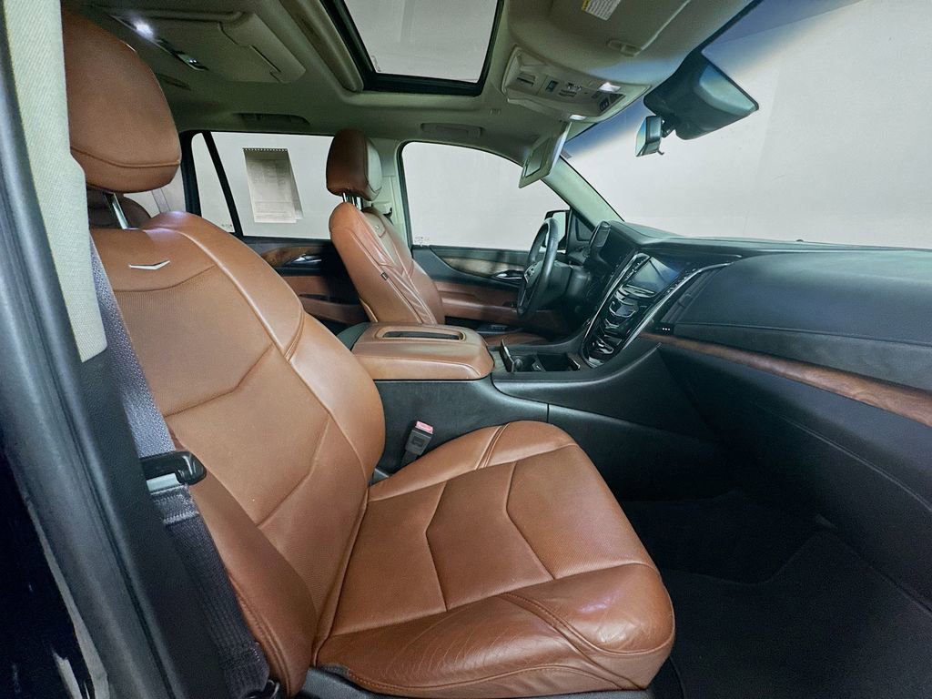 Used 2017 Cadillac Escalade Premium Luxury image 32