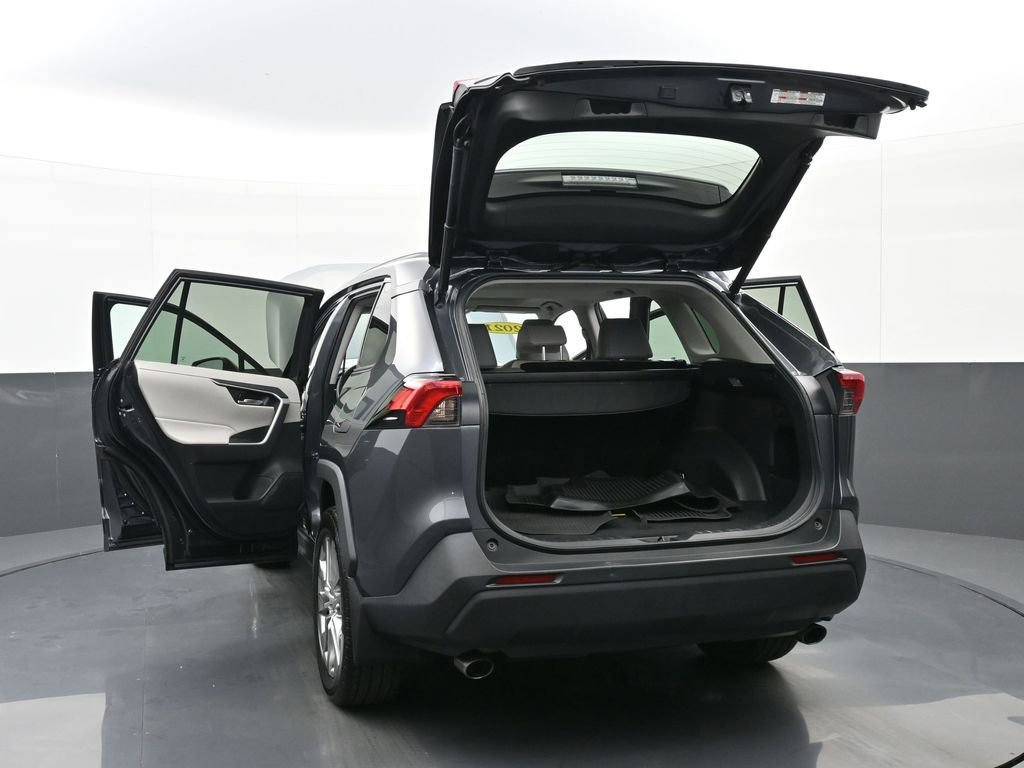 Used 2021 Toyota RAV4 XLE Premium image 54