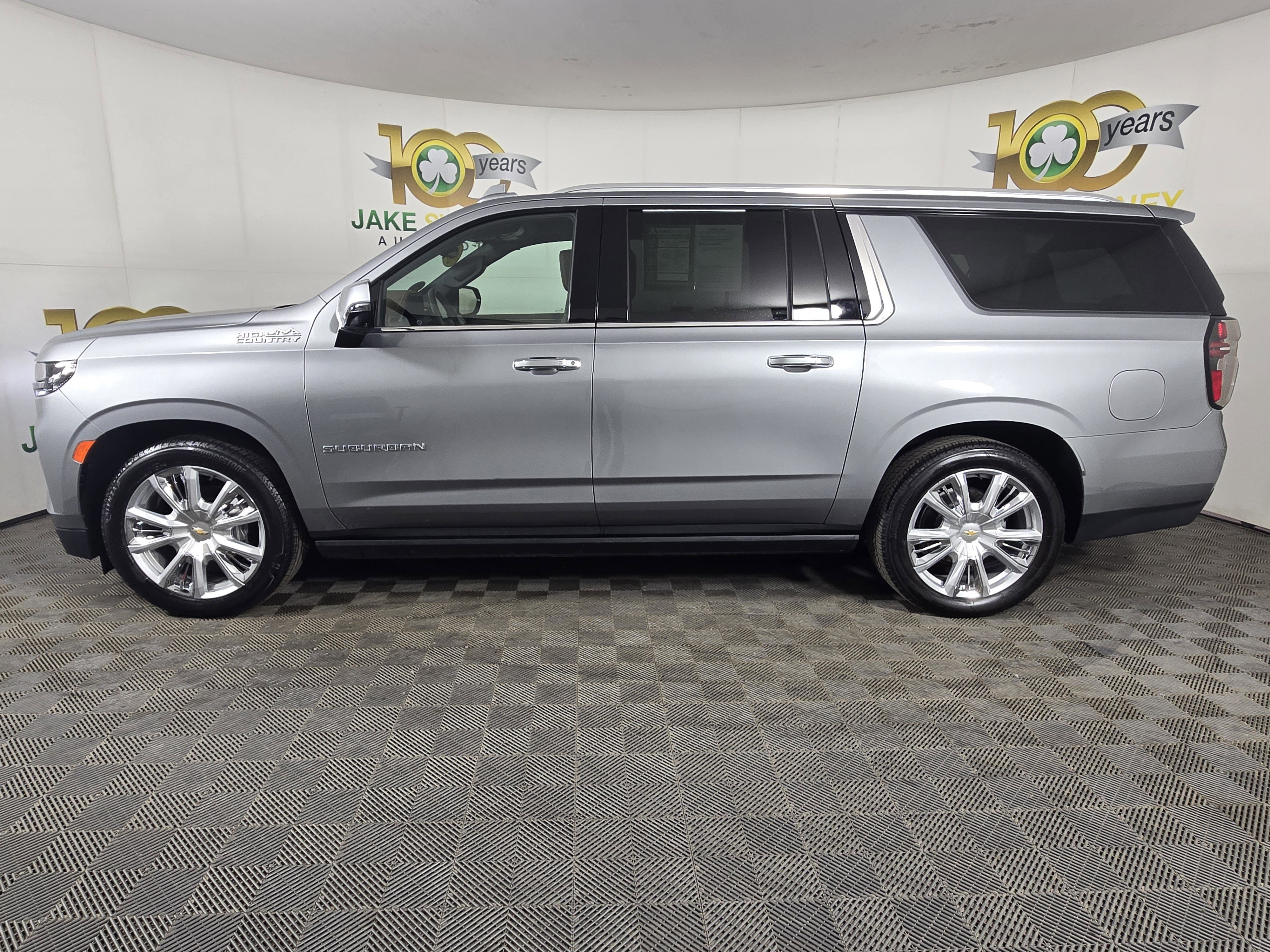 Certified 2023 Chevrolet Suburban High Country image 4