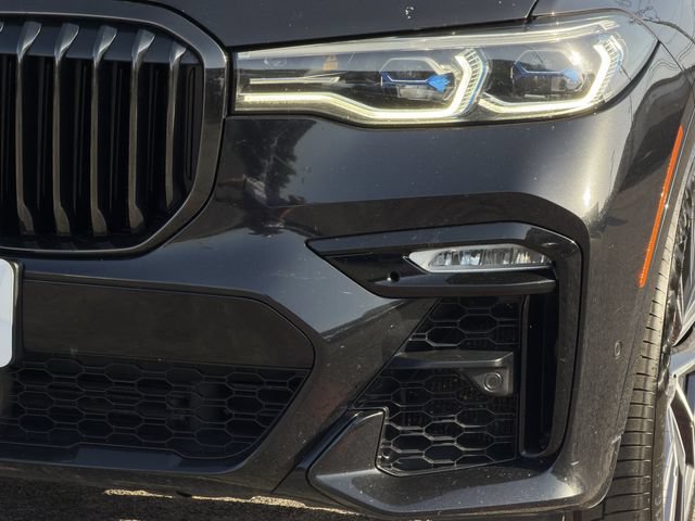 Used 2022 BMW X7 M50i AWD/4WD image 9