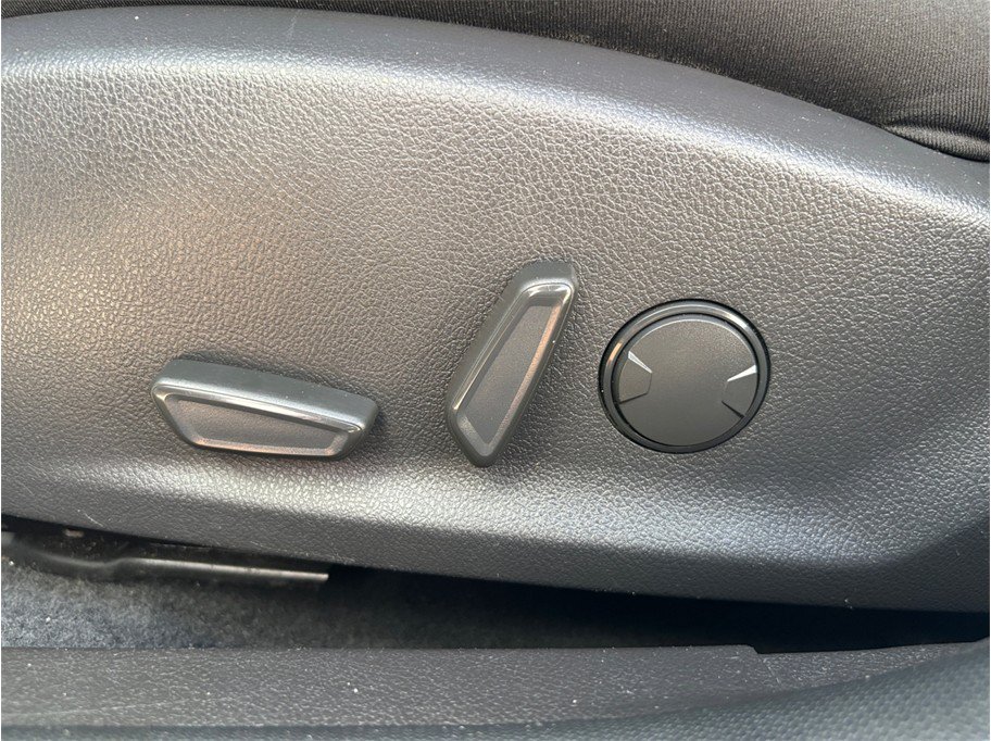 Used 2016 Ford Focus Titanium FWD image 17