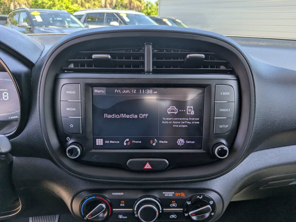 Certified 2023 Kia Soul LX w/ LX Technology Package FWD image 21