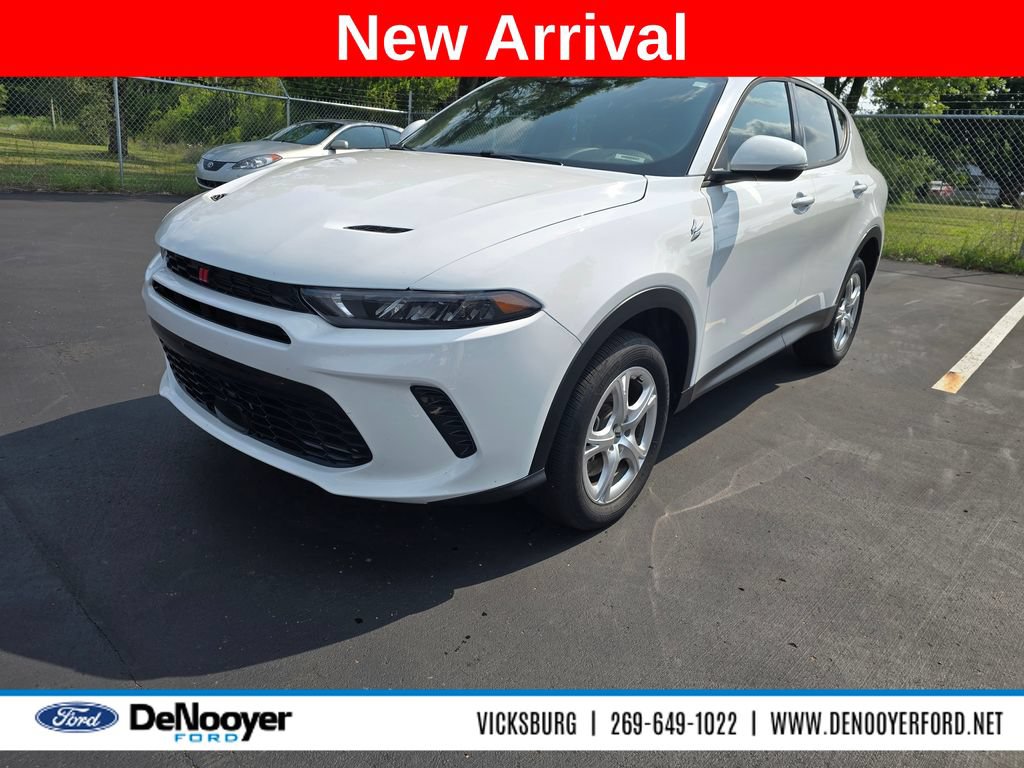 Used 2024 Dodge Hornet GT w/ Cold Weather Group AWD/4WD image 1