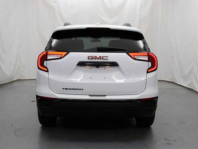 Used 2022 GMC Terrain SLE w/ Driver Convenience Package image 6