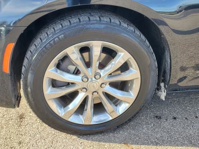 Used 2018 Chrysler 300 Limited image 9