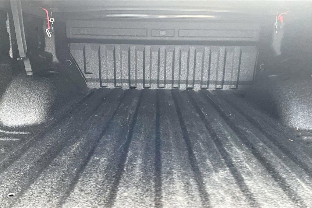 Used 2022 Chevrolet Colorado LT w/ LT Convenience Package image 8