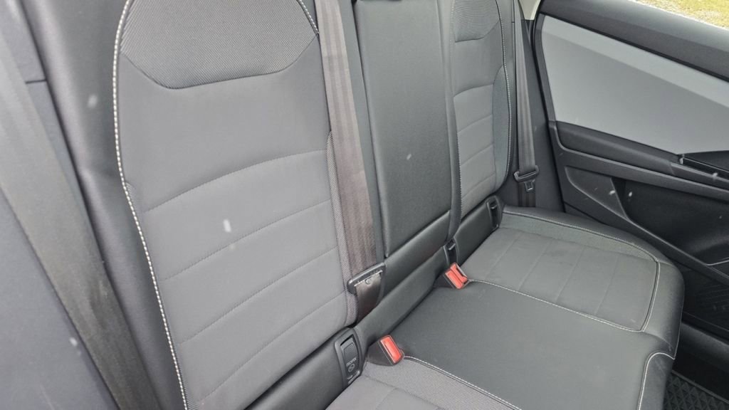 Used 2022 Volkswagen Taos SE w/ Panoramic Sunroof Package image 21