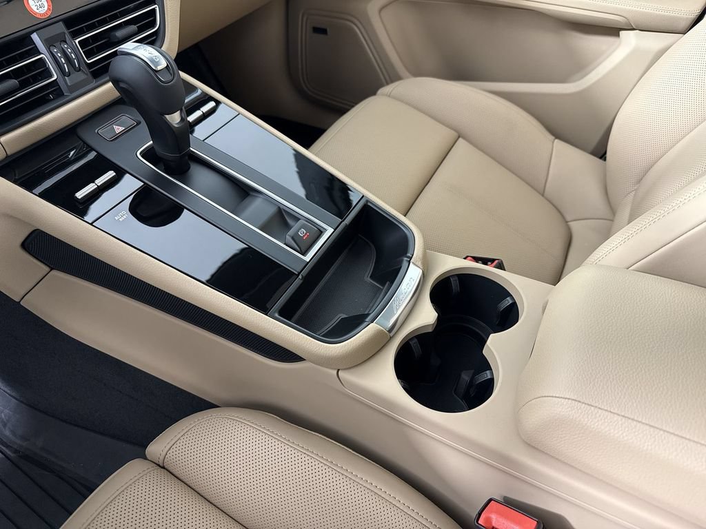 New 2026 Porsche Macan AWD/4WD image 31