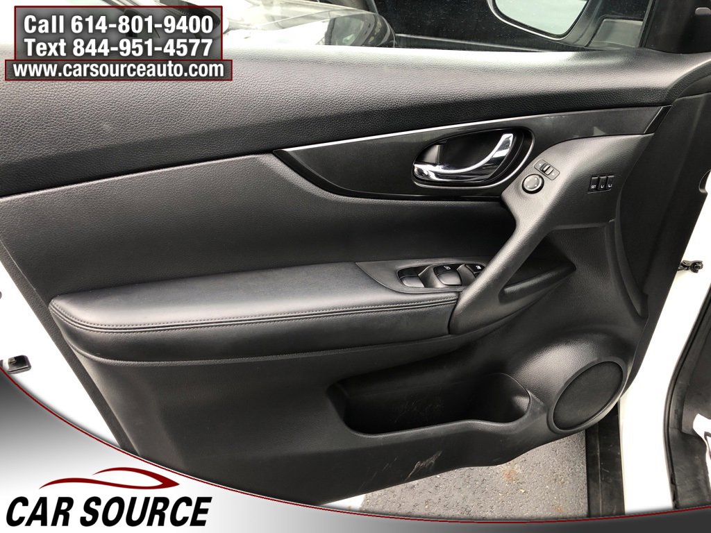 Used 2018 Nissan Rogue SV w/ Premium Package image 15