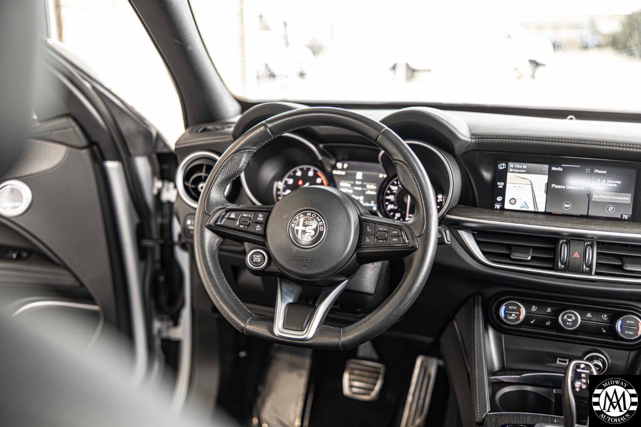 Used 2022 Alfa Romeo Stelvio Ti AWD/4WD image 21