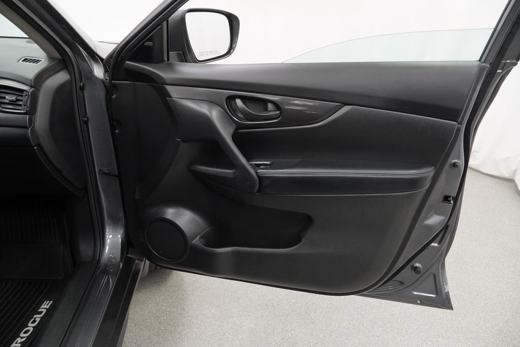 Used 2020 Nissan Rogue S AWD/4WD image 45