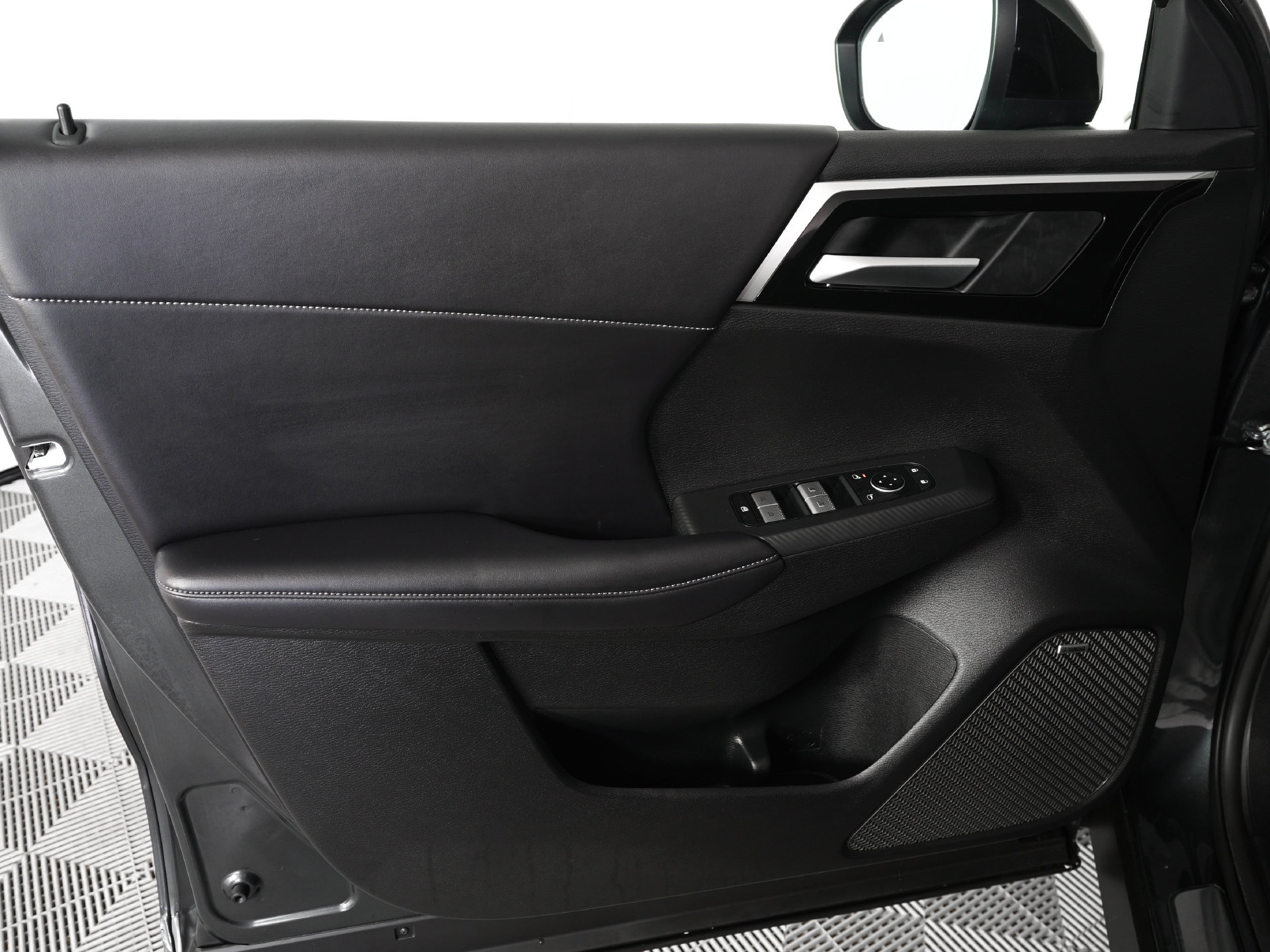 New 2026 Mitsubishi Outlander LE AWD/4WD image 10