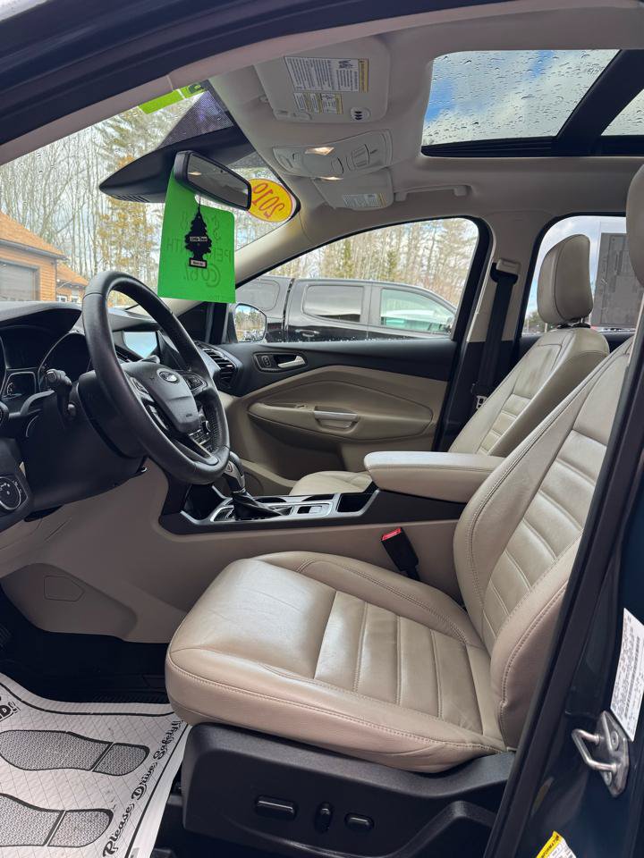 Used 2019 Ford Escape Titanium AWD/4WD image 7