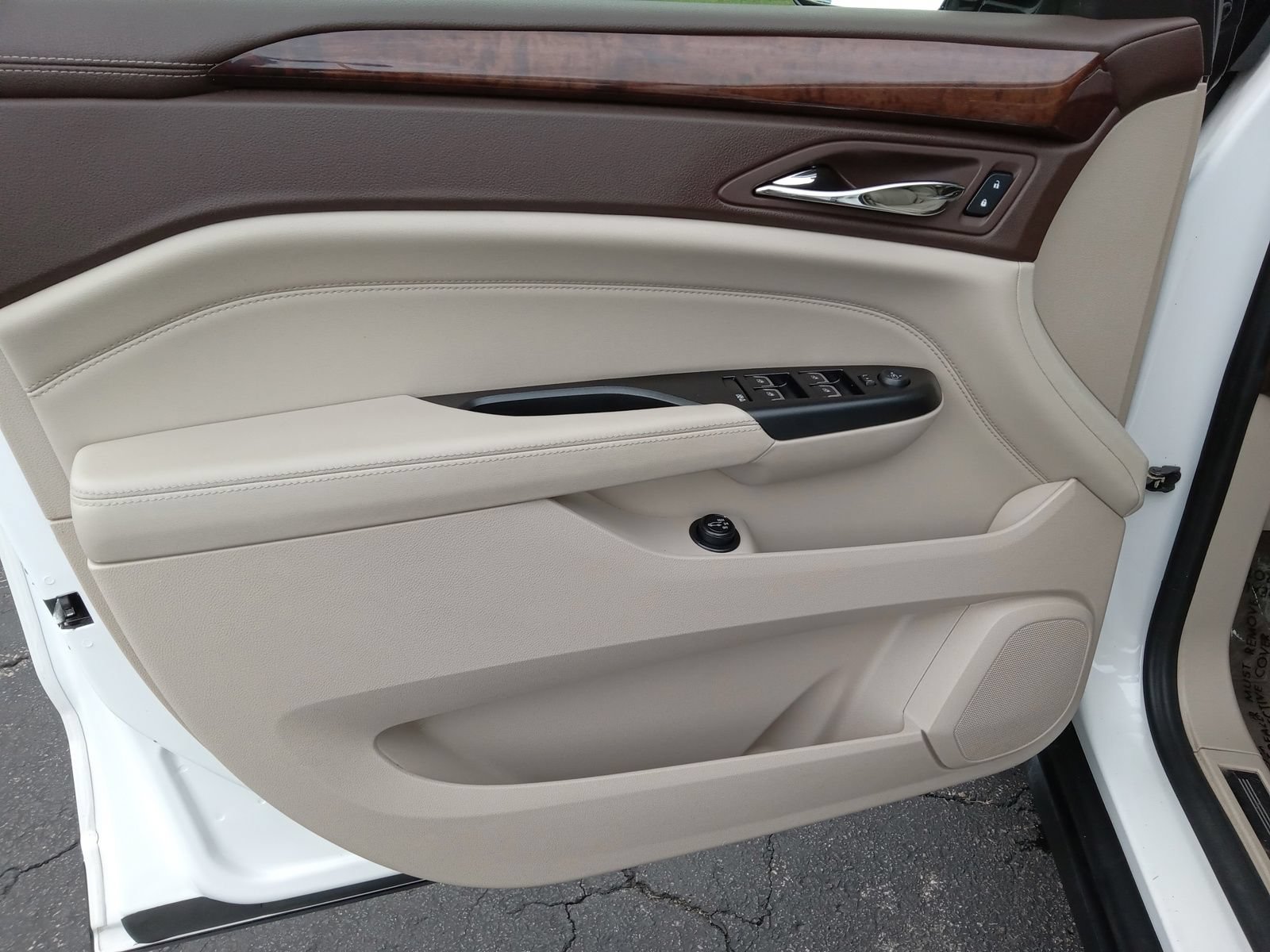 Used 2015 Cadillac SRX Luxury w/ Trailering Package AWD/4WD image 9