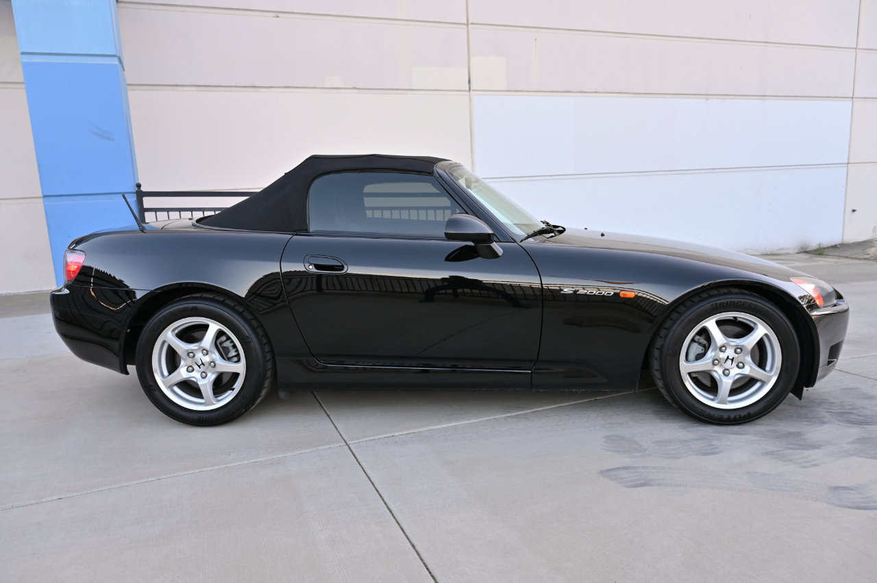 Used 2001 Honda S2000 image 12