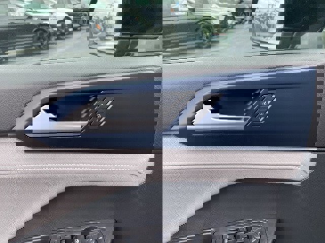 New 2024 Volkswagen Taos SE image 25
