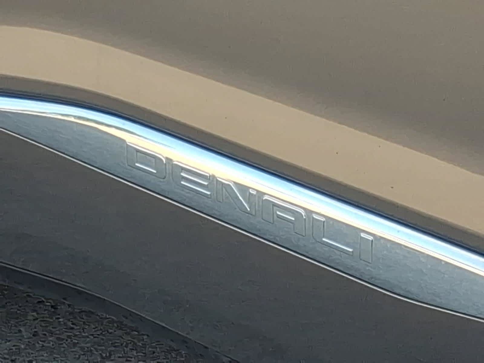 Certified 2019 GMC Acadia Denali w/ Technology Package FWD image 29