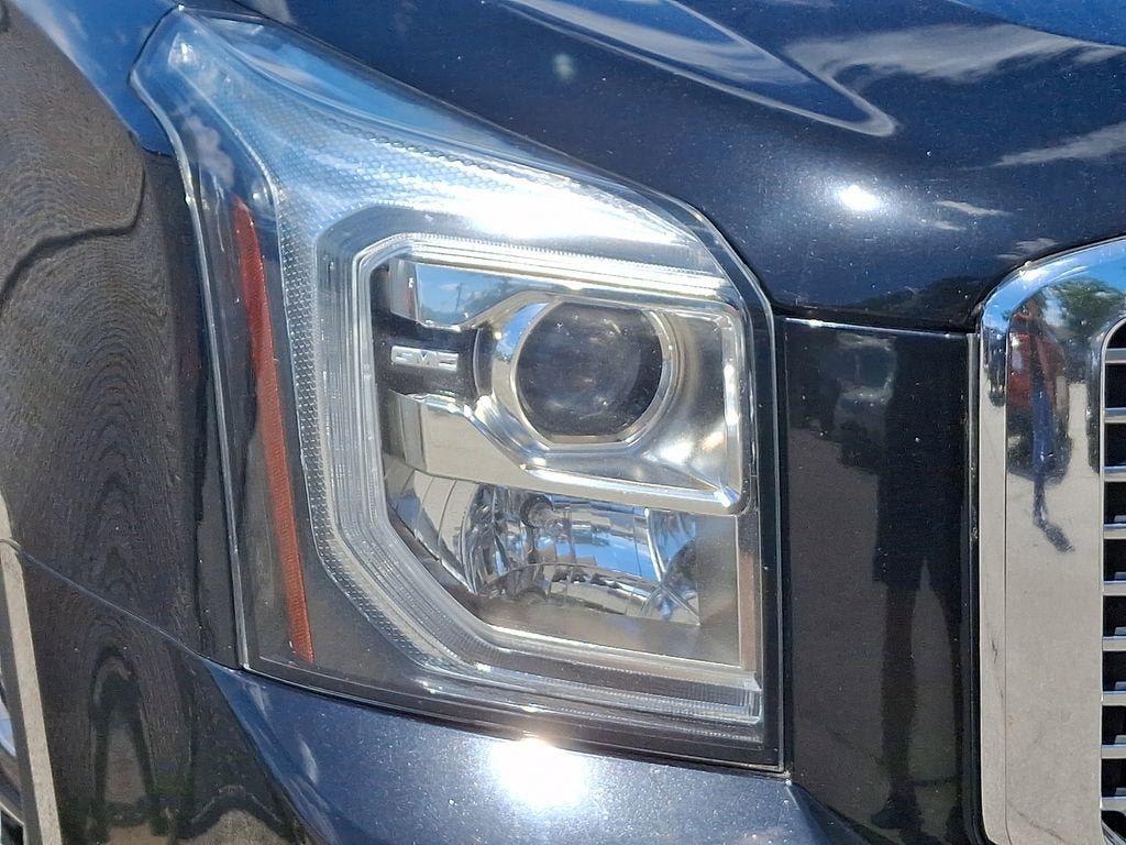 Used 2019 GMC Yukon Denali w/ Denali Ultimate Package AWD/4WD image 7