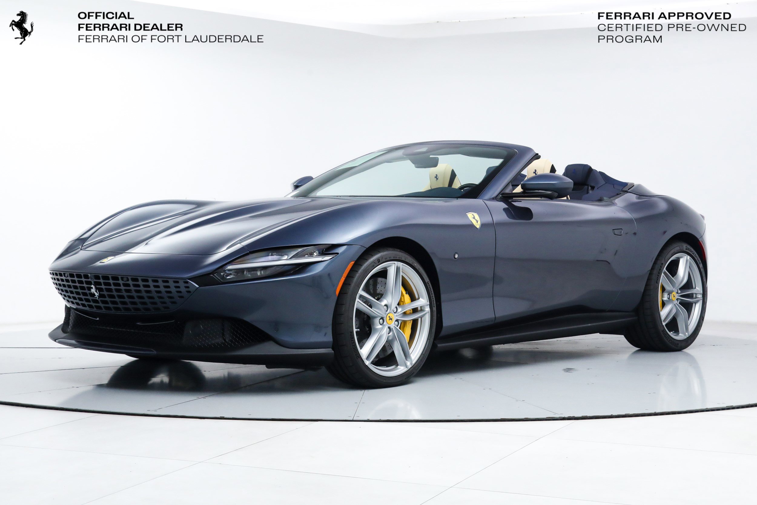 Certified 2025 Ferrari Roma Spider RWD image 1