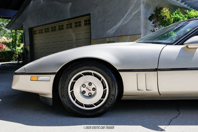 Used 1986 Chevrolet Corvette Coupe RWD image 4