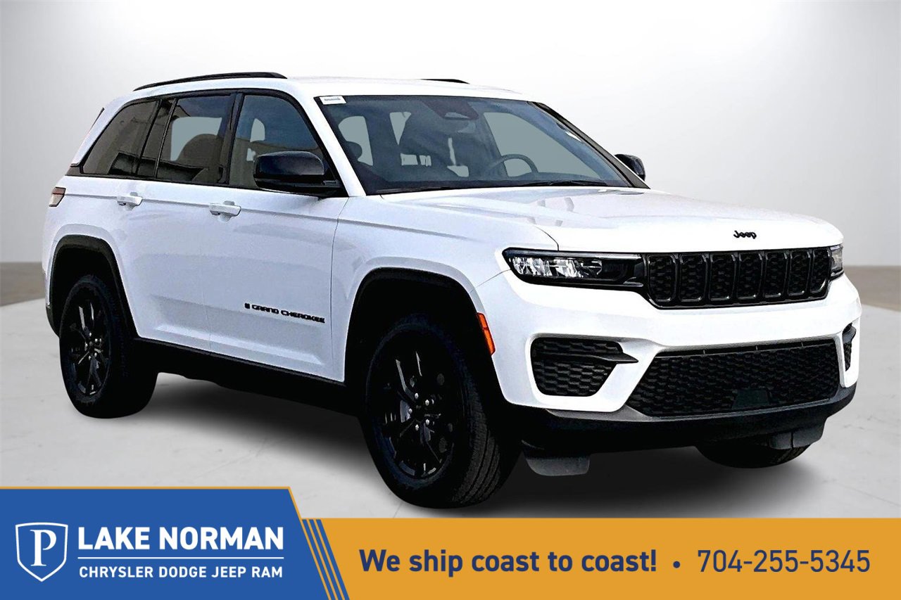 Used 2024 Jeep Grand Cherokee Altitude image 1