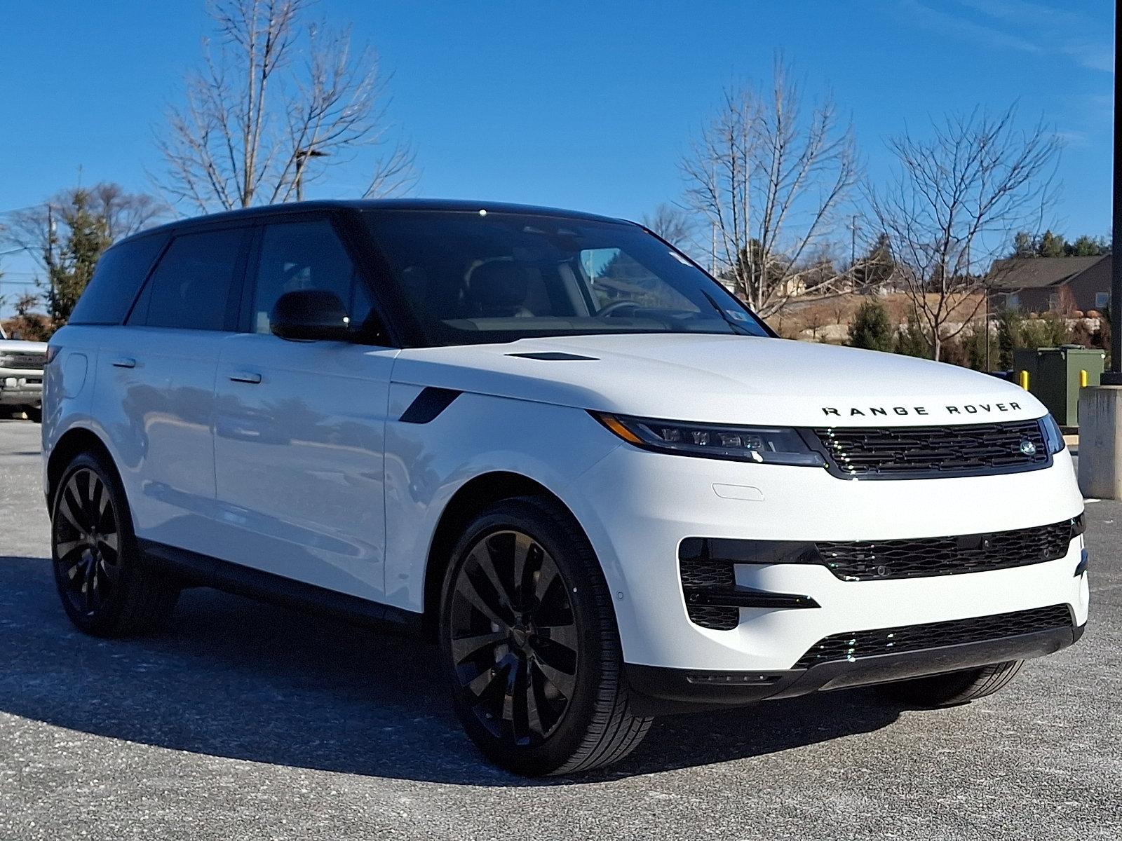 New 2026 Land Rover Range Rover Sport SE image 3