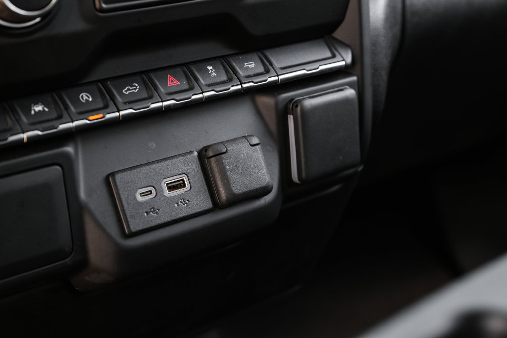 Used 2024 Chevrolet Silverado 1500 Custom RWD image 25