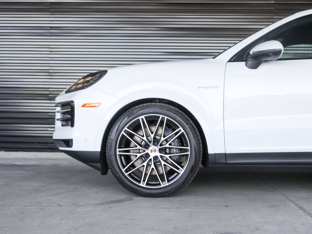 New 2026 Porsche Cayenne E-Hybrid Coupe AWD/4WD image 12