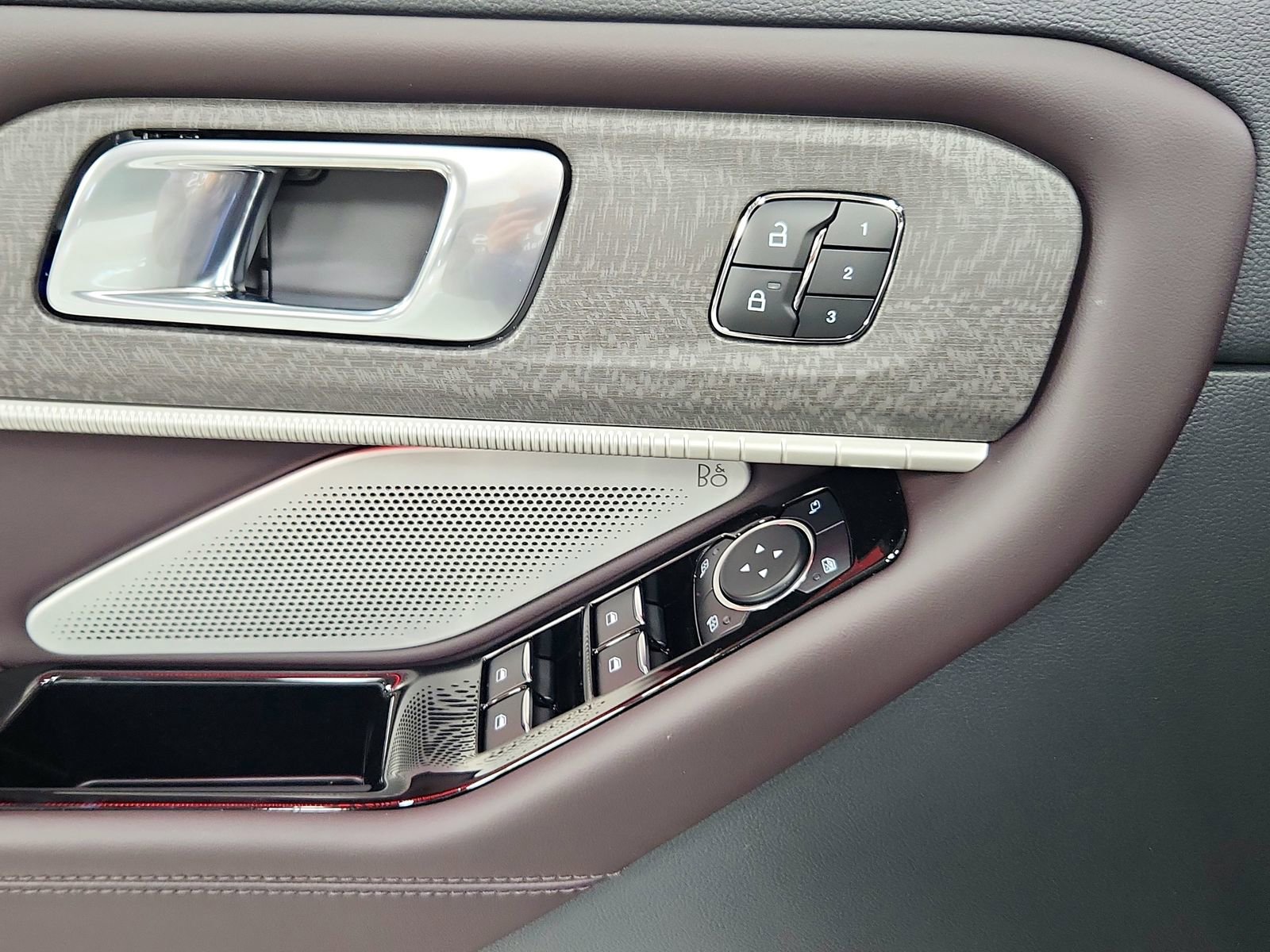 New 2026 Ford Explorer Platinum image 33