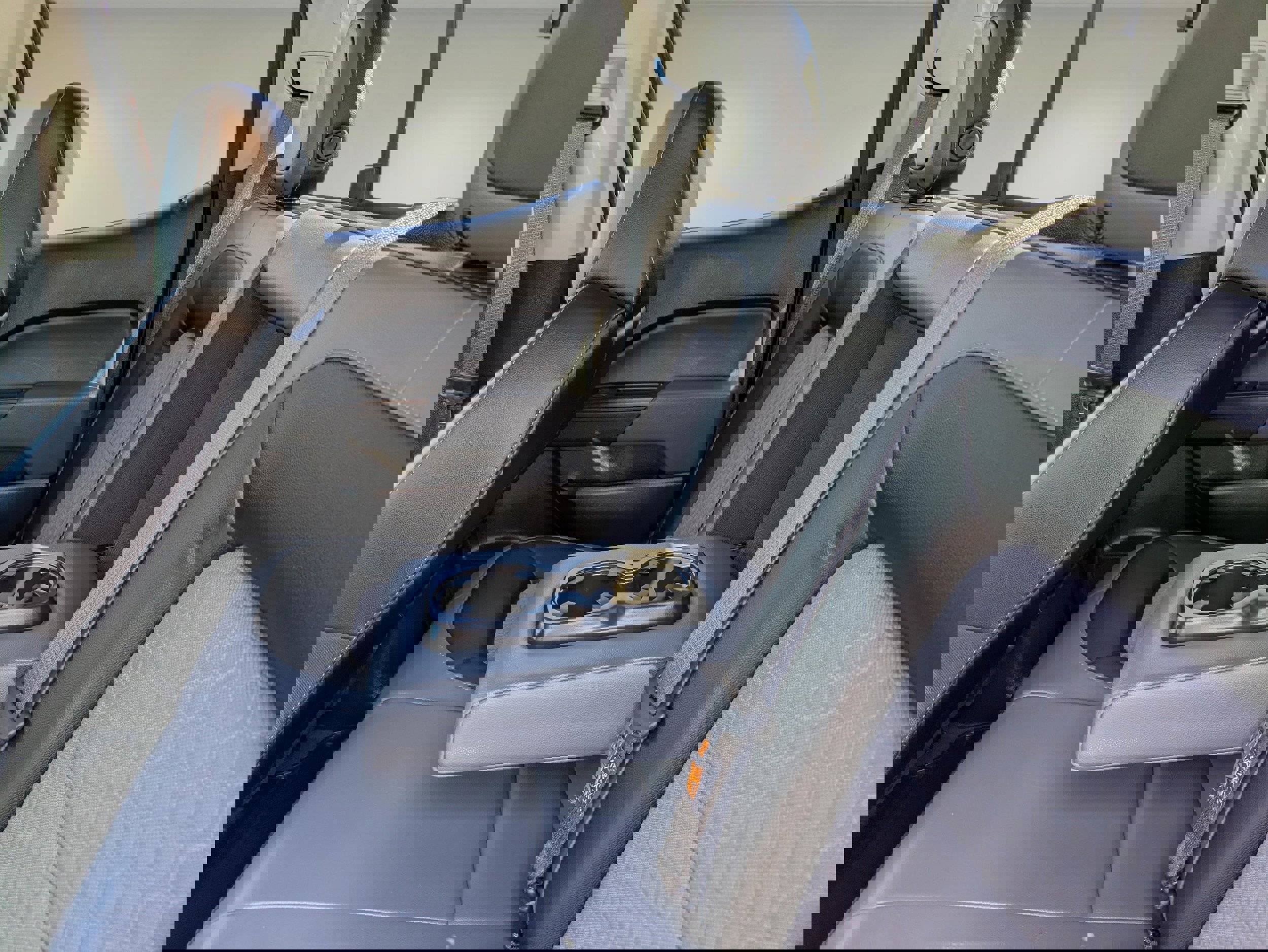 Used 2022 Chevrolet Colorado Z71 w/ Safety Package image 11