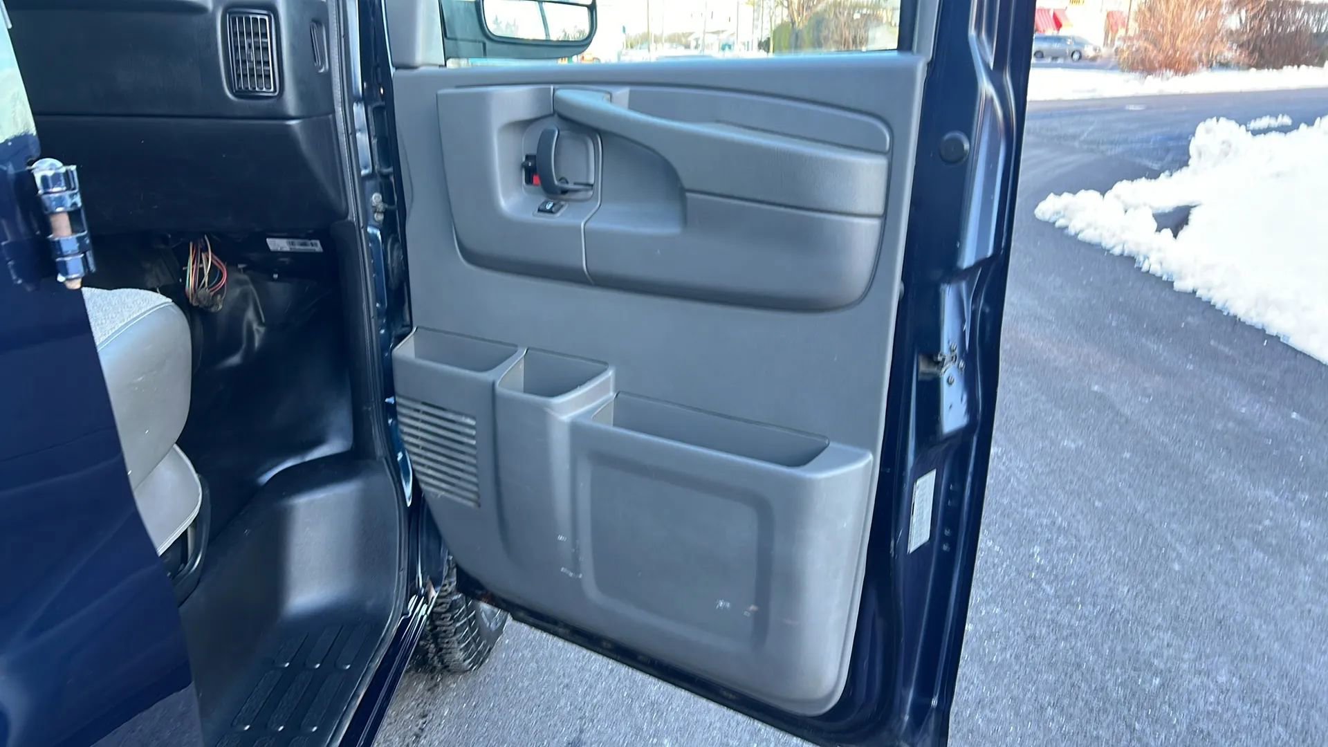 Used 2013 GMC Savana 2500 w/ Power Package image 20