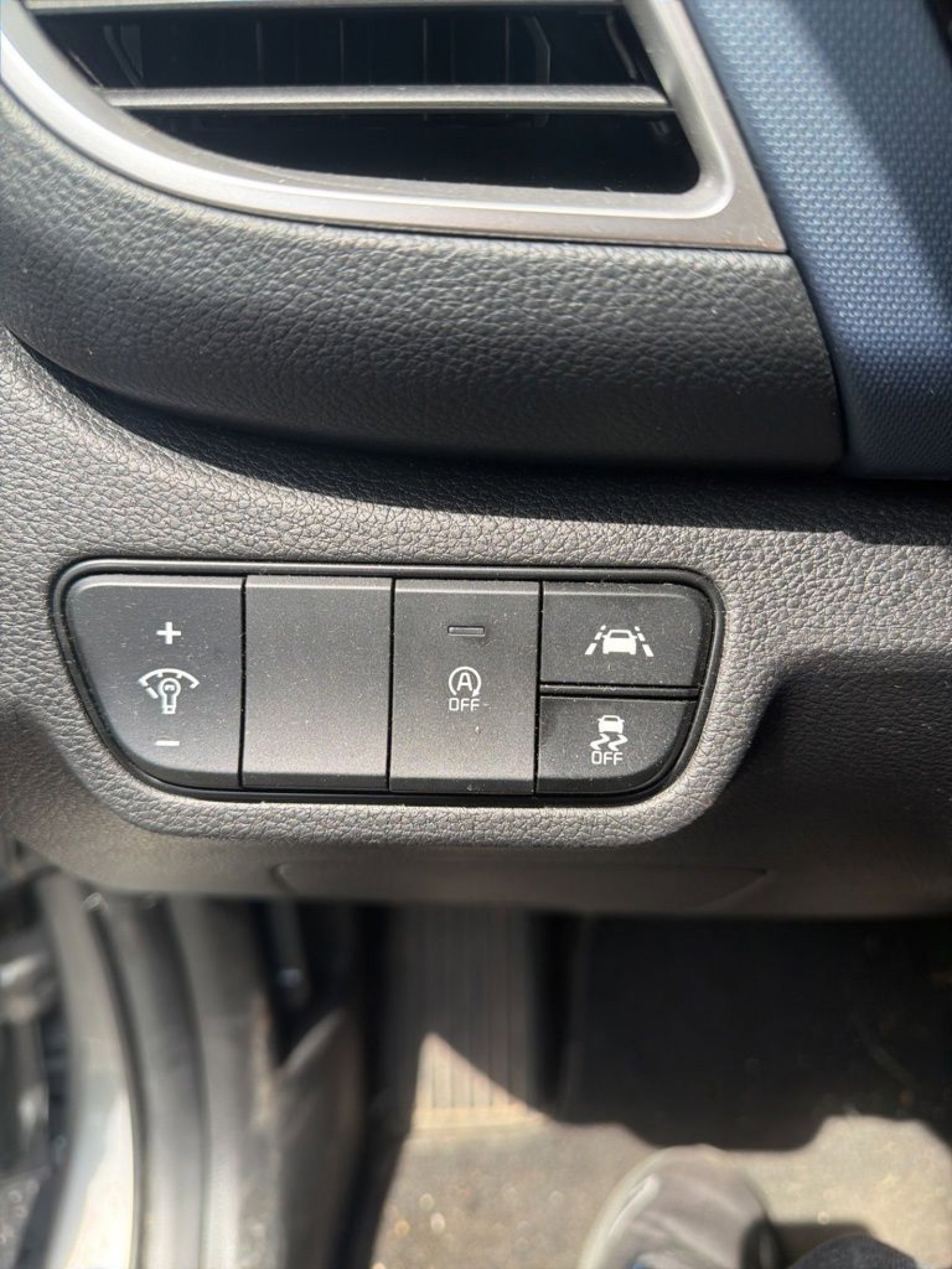 Used 2023 Kia Seltos S w/ Navigation Package FWD image 10