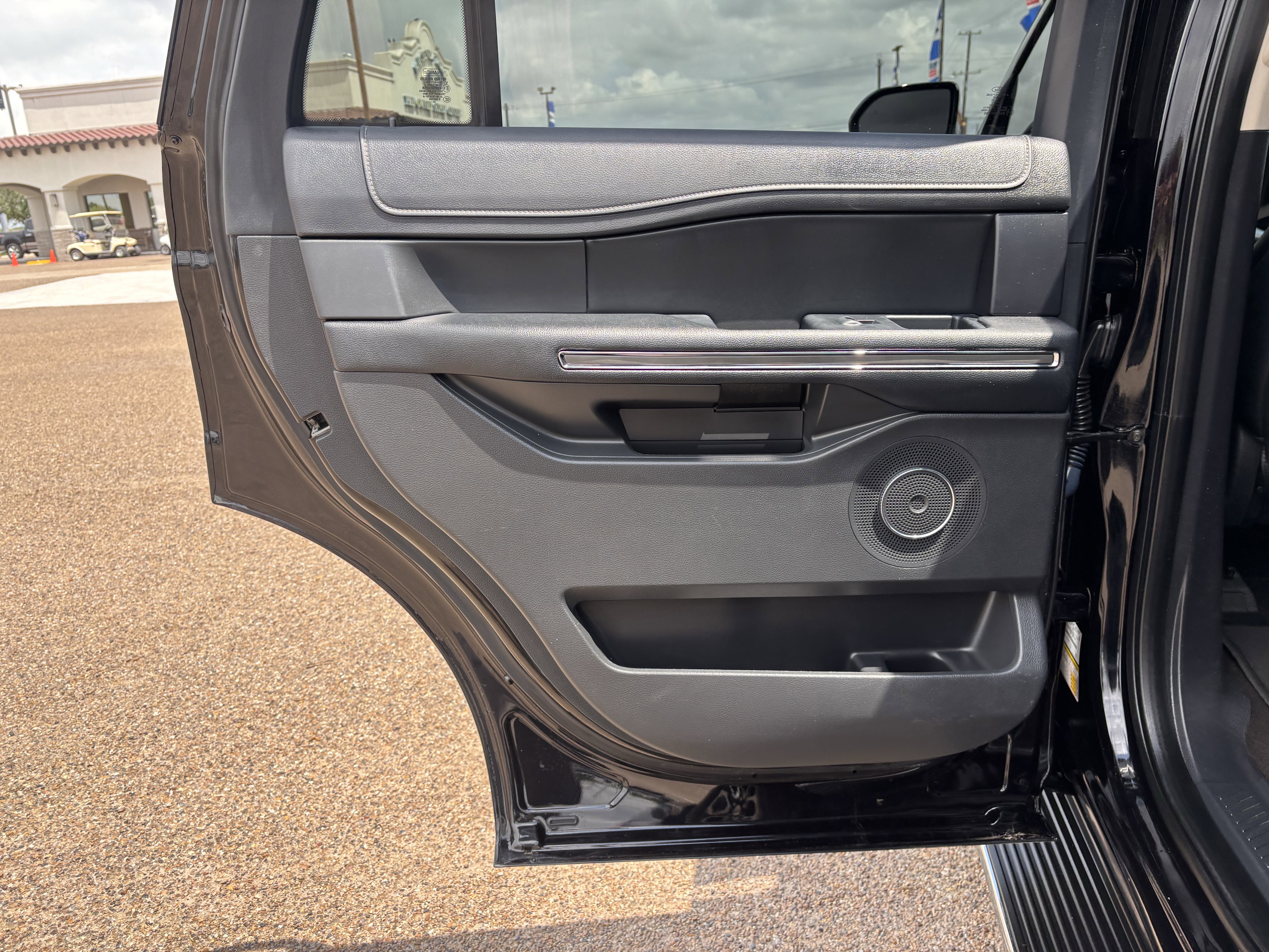 Certified 2023 Ford Expedition XLT RWD image 16