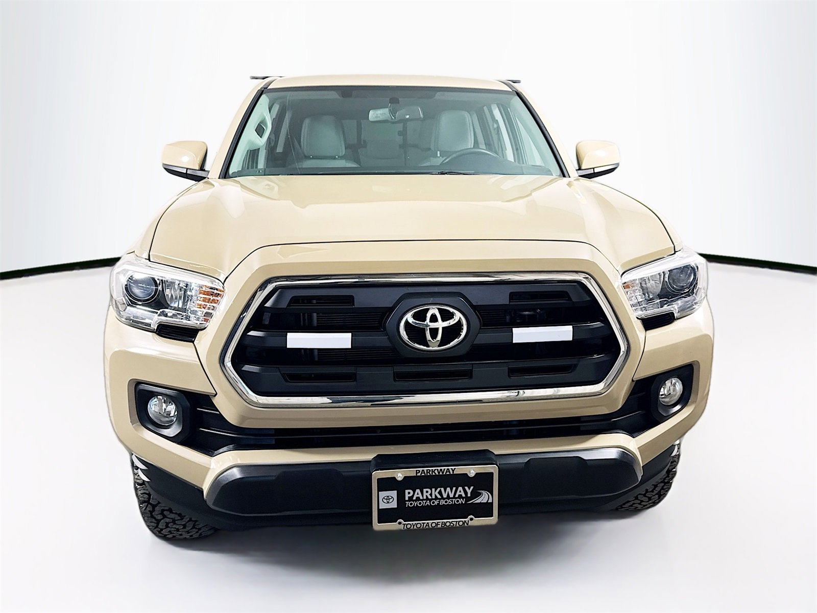 Used 2017 Toyota Tacoma SR5 w/ Tow Package image 2