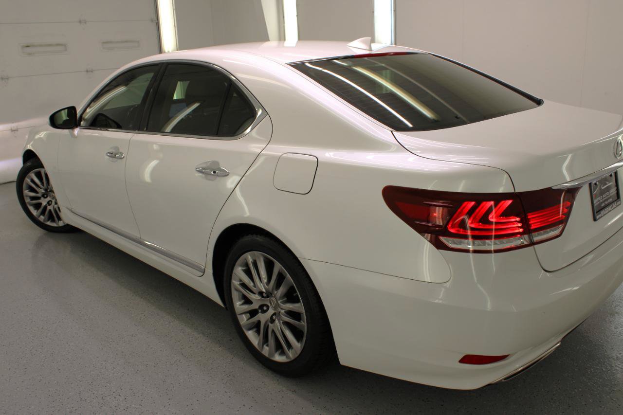 Used 2017 Lexus LS 460 w/ Comfort Package RWD image 16
