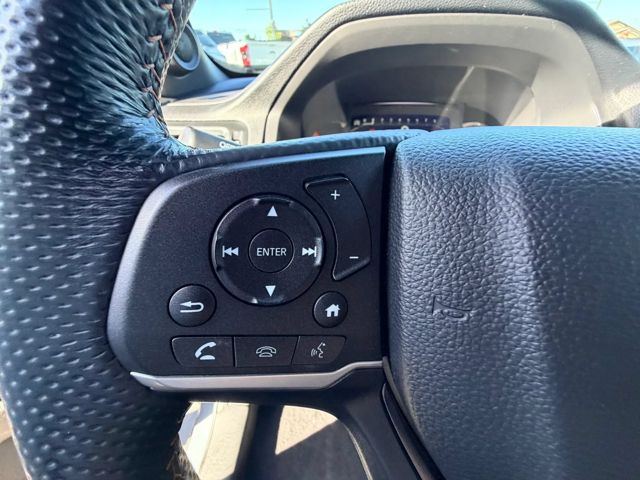 Used 2025 Honda Passport TrailSport image 12