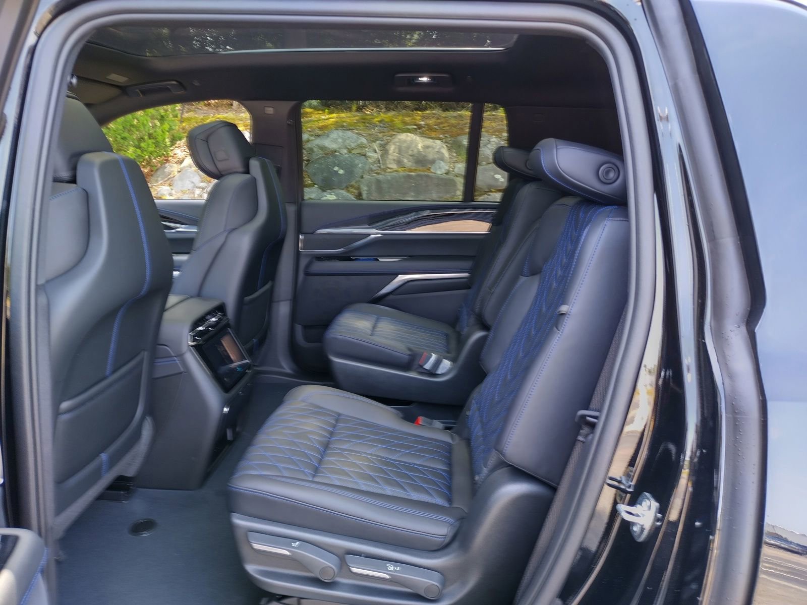 New 2026 Cadillac Escalade IQL Luxury image 21