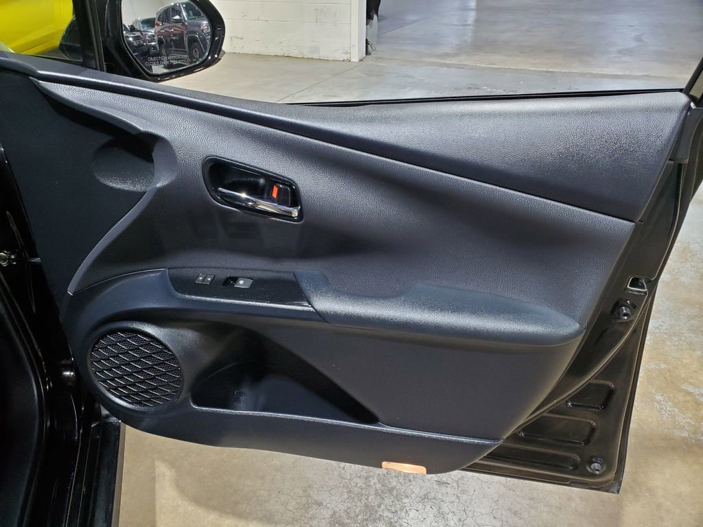 Used 2016 Toyota Prius Three image 16