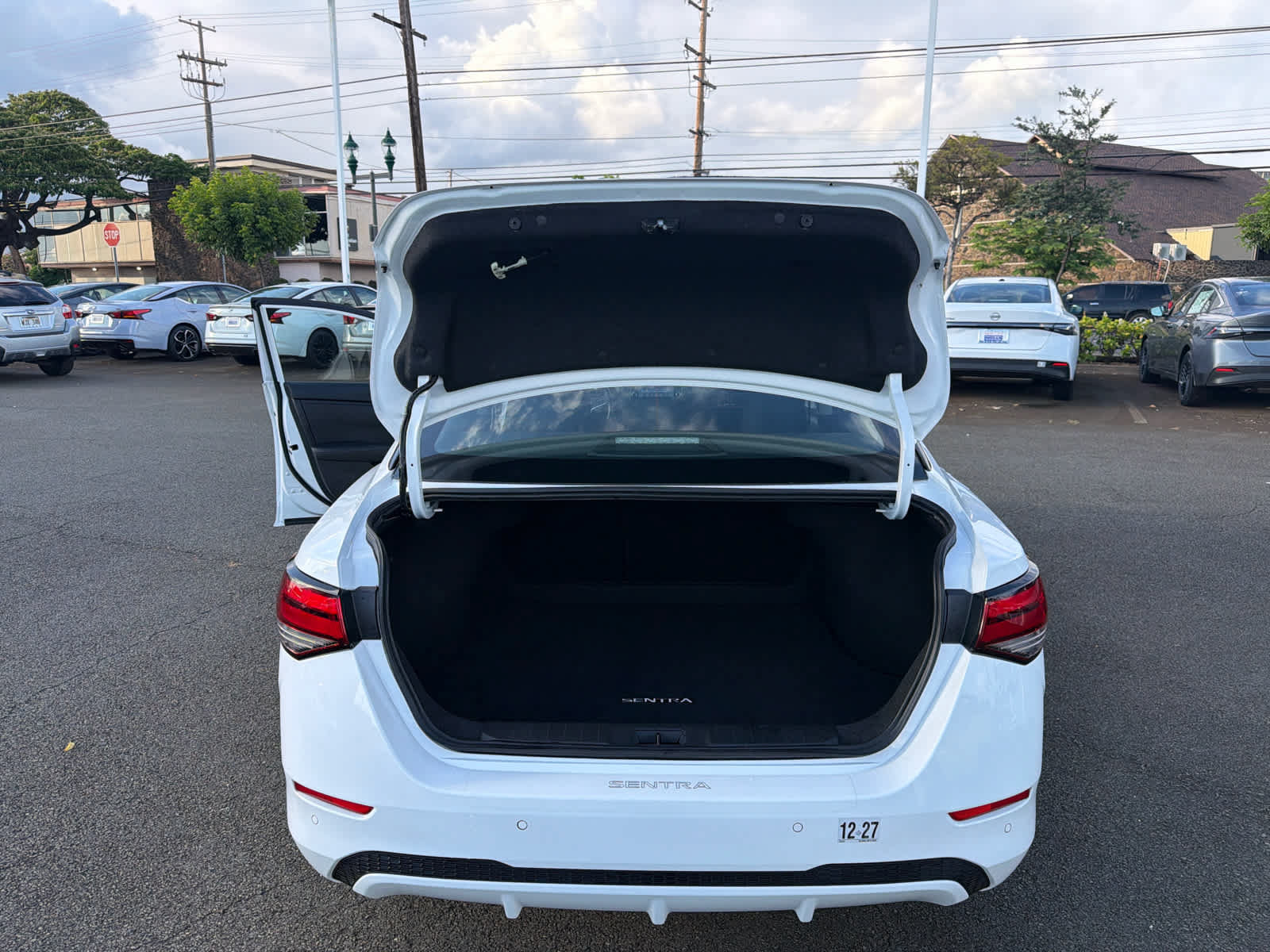 Used 2025 Nissan Sentra SV w/ All-Weather Package FWD image 11